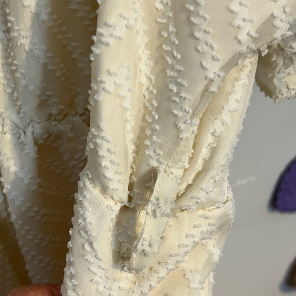 Cream colored Romper NWT Size 2X - Picture 3 of 6